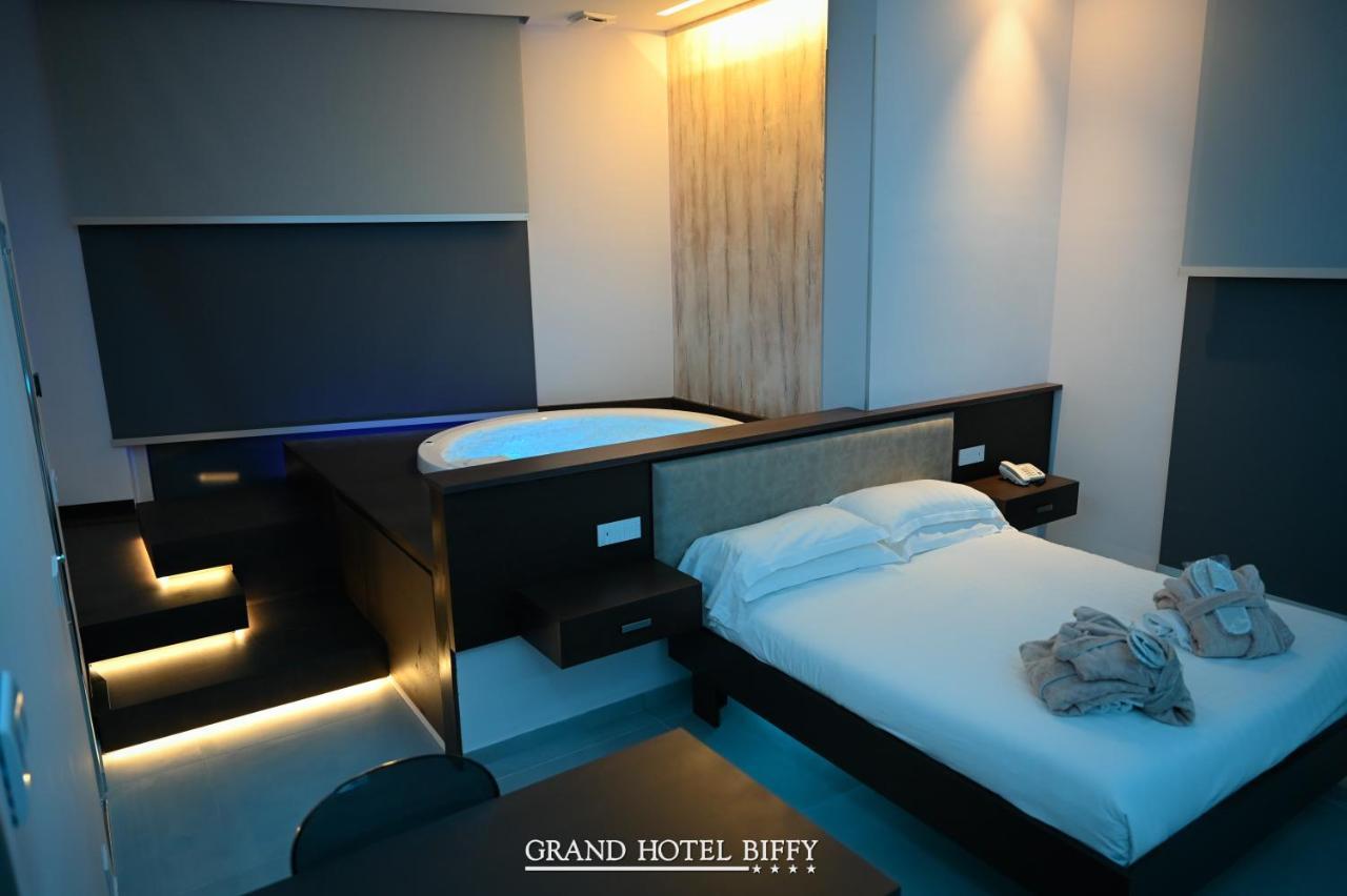 Grand Hotel Biffy أريانو إربينو المظهر الخارجي الصورة