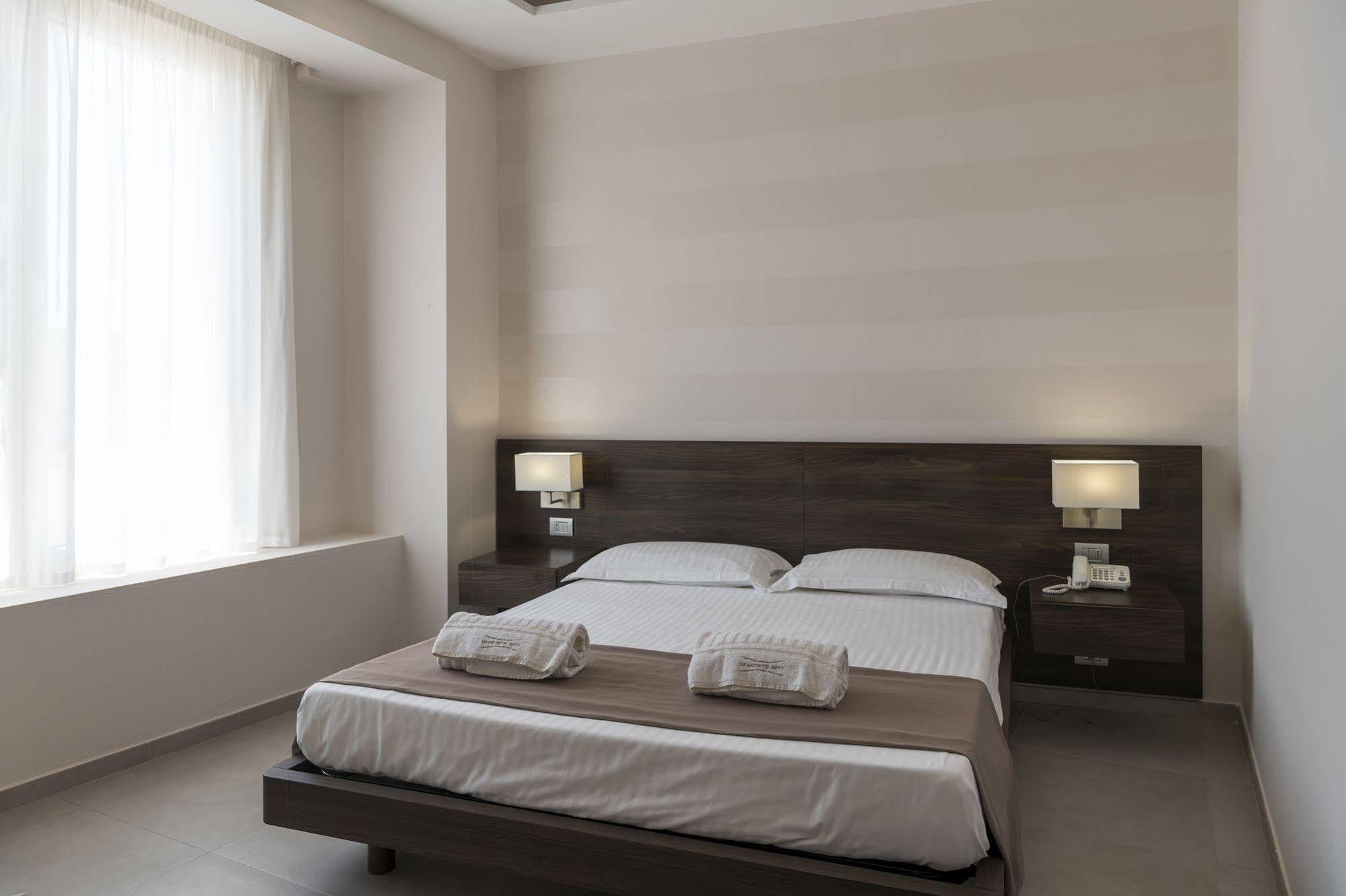 Grand Hotel Biffy أريانو إربينو المظهر الخارجي الصورة